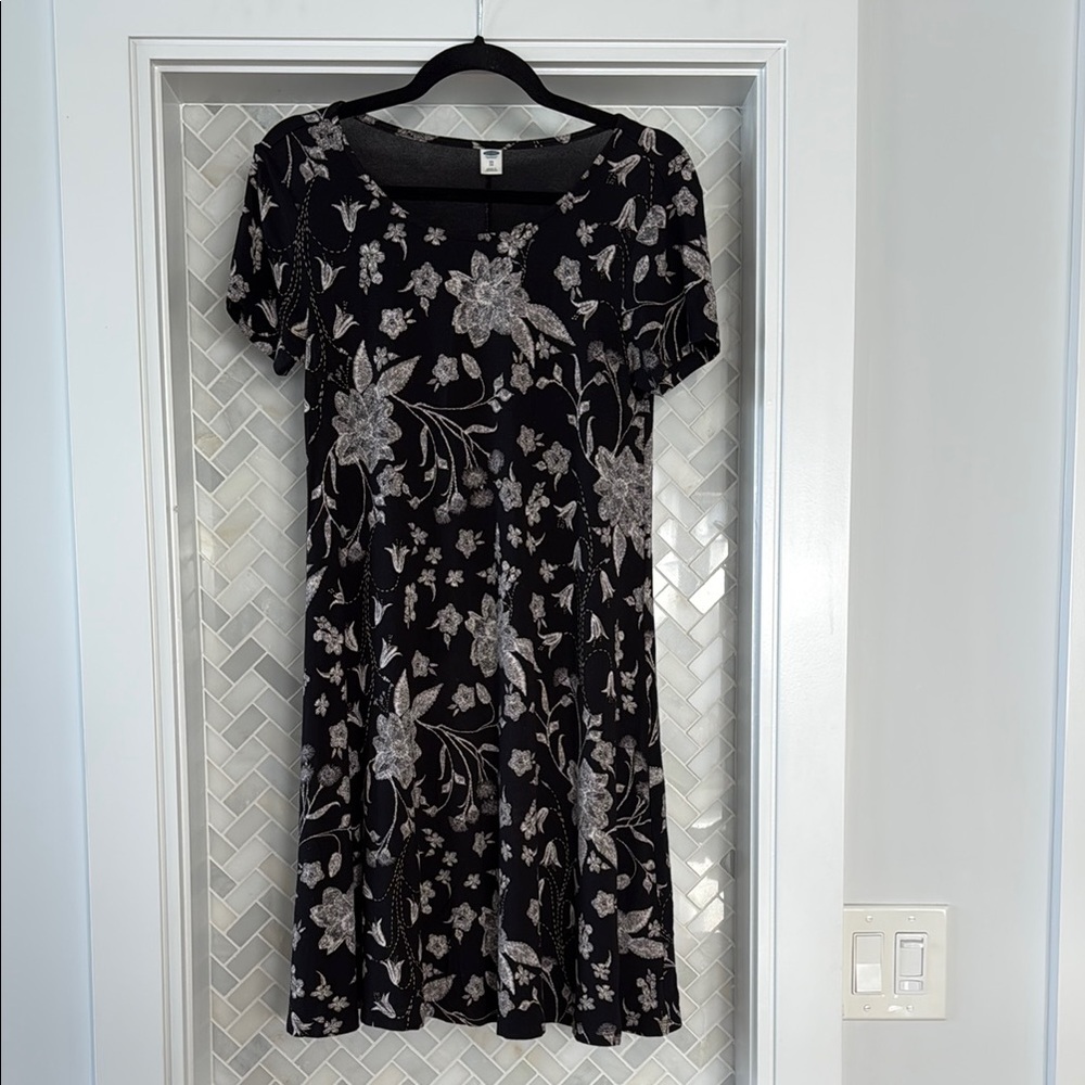 Old Navy Black and White Floral A-line Dress